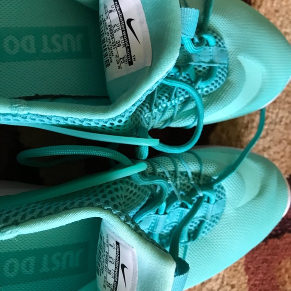 🌸🌸SOLD🌸🌸Turquoise Nike - Picture 8 of 8